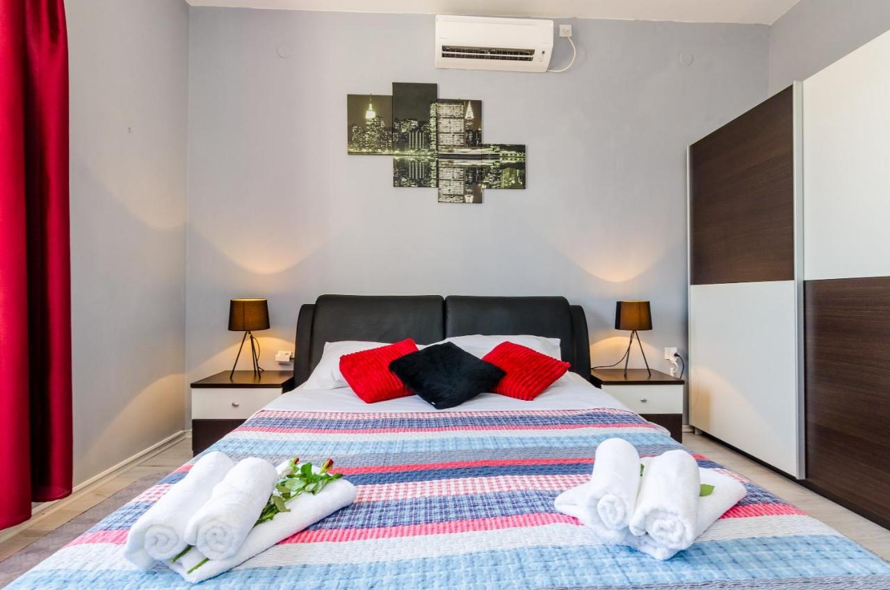Holiday Home Lungo Mare Mlini Esterno foto