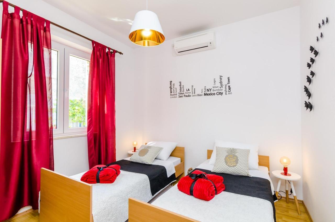 Holiday Home Lungo Mare Mlini Esterno foto